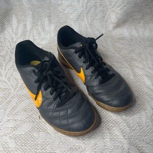 Nike kids  Tiempo Size 5.5 Youth Shoes Indoor Soccer Sneaker Black Orange